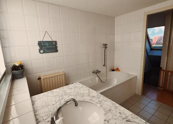 Julia 148 * Callantsoog